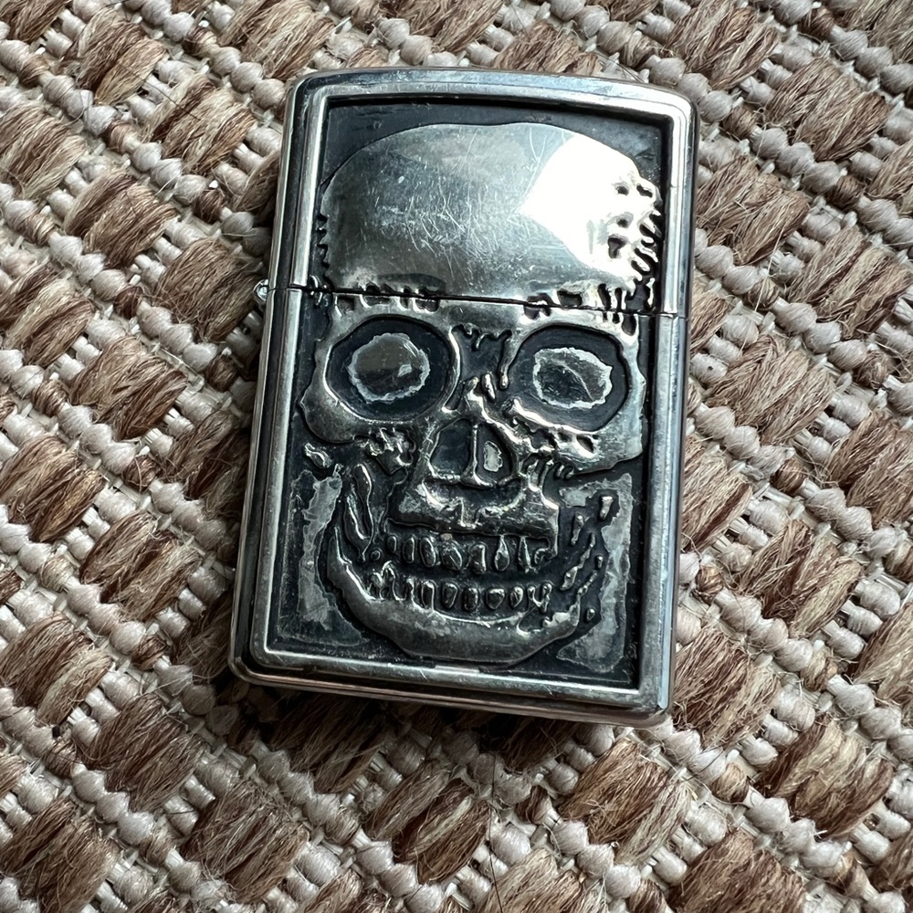 Zippo Silver Skull Lighter